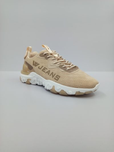 נעלי ספורט לגבר בצבע בז' עם לוגו מודגש וסוליית גומי מעוצבת מבית W JEANS