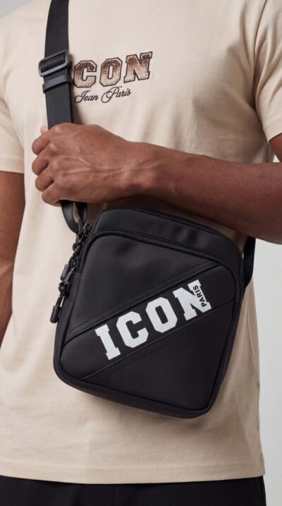 תיק צד שחור לגבר ICON PARIS עם רצועת כתף מתכווננת, לוגו מובלט בחזית, ועיצוב אורבני מינימליסטי.