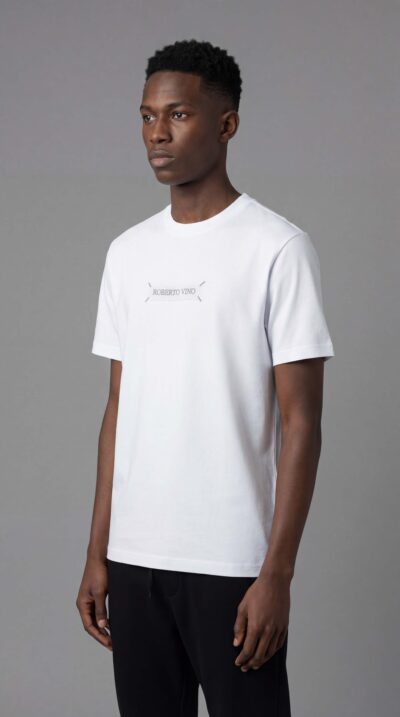 טי שירט לבנה לגבר מבית ROBERTO VINO עם לוגו בחזית והדפס ROBERTO VINO ו-MILANO בגב החולצה